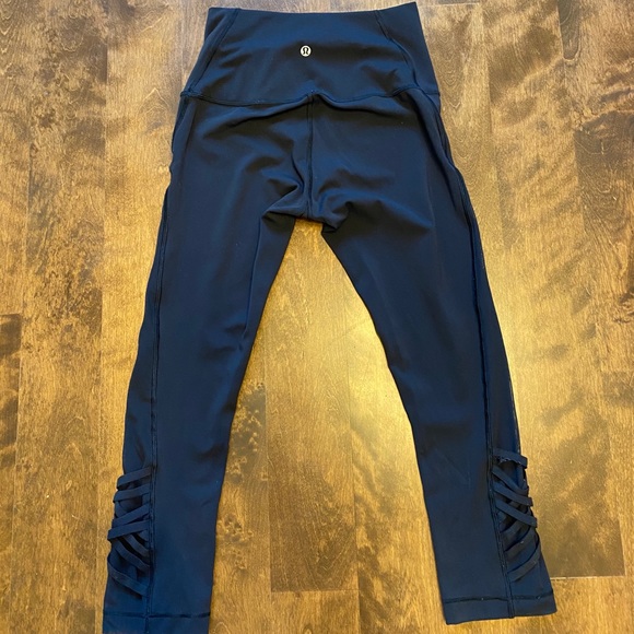 LULULEMON CROPPED LEGGINGS - Picture 2 of 5